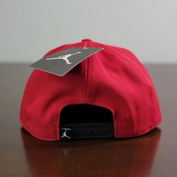 Air Jordan 1 Retro OG Bred Hat Cap Red Black Snap - Picture 6 of 9